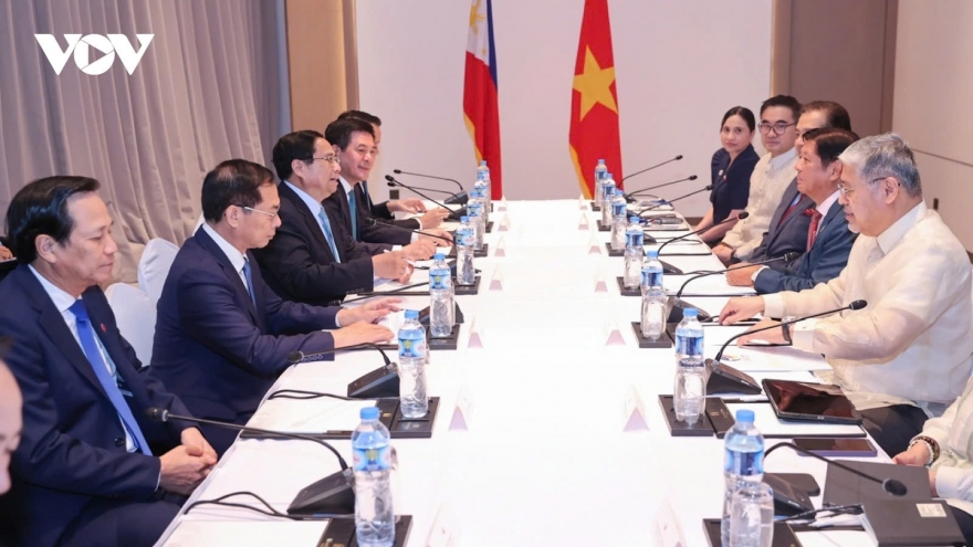 Vietnamese Prime Minister meets with Philippine President in Vientiane